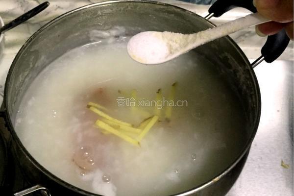 虾仁咸粥的做法图解3