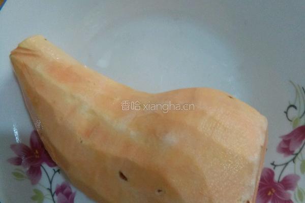 拔丝地瓜的做法图解1