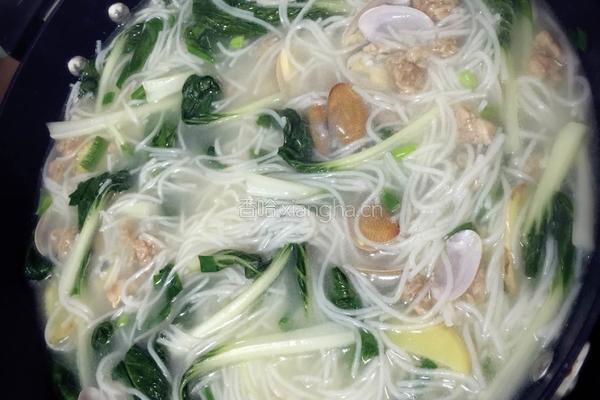 花甲瘦肉小白菜米粉汤的做法图解2