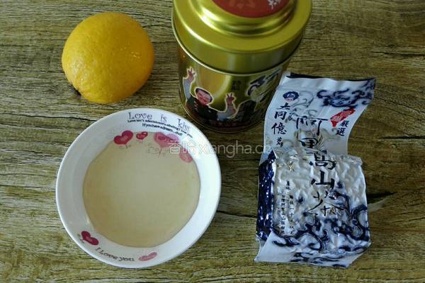 铁观音柠檬茶的做法图解1