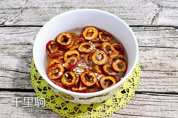 山楂薏米水的做法图解2