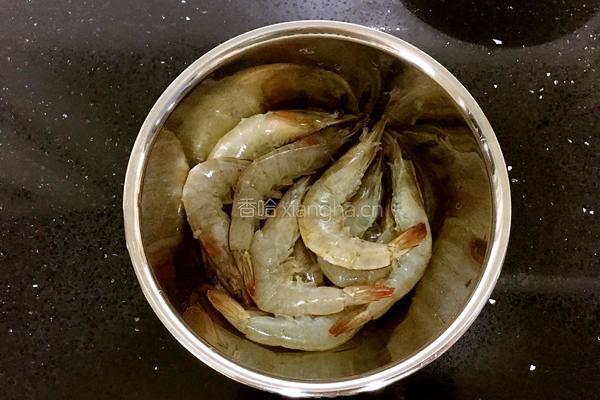 香酥炸虾的做法图解1