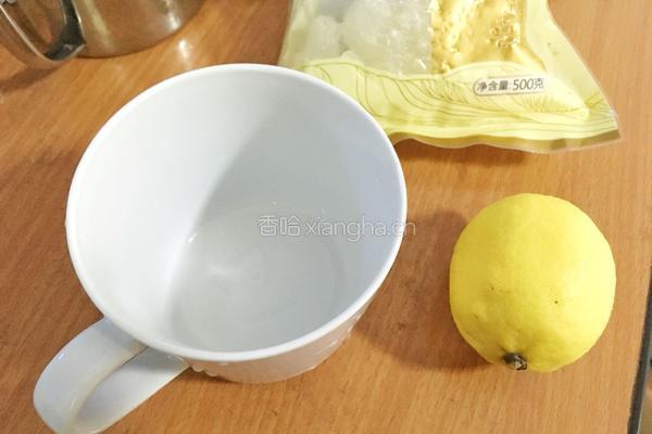 冰糖柠檬水的做法图解1