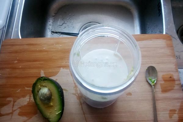 牛油果奶昔的做法图解4