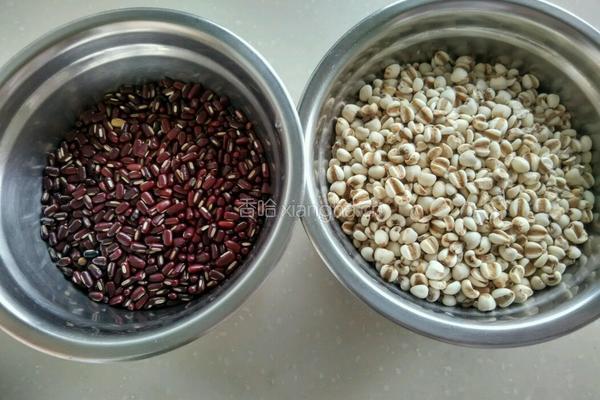 红豆薏米粥的做法图解1