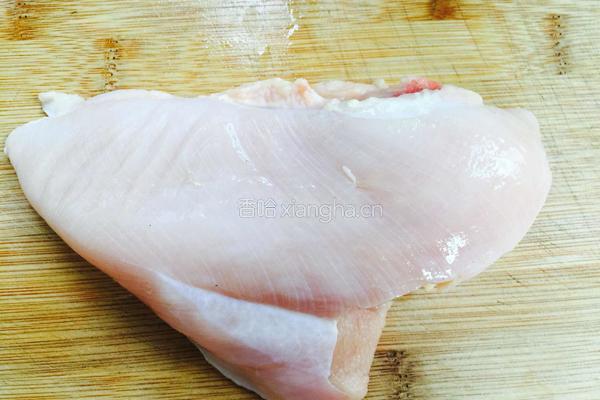 煎鸡胸肉的做法图解1