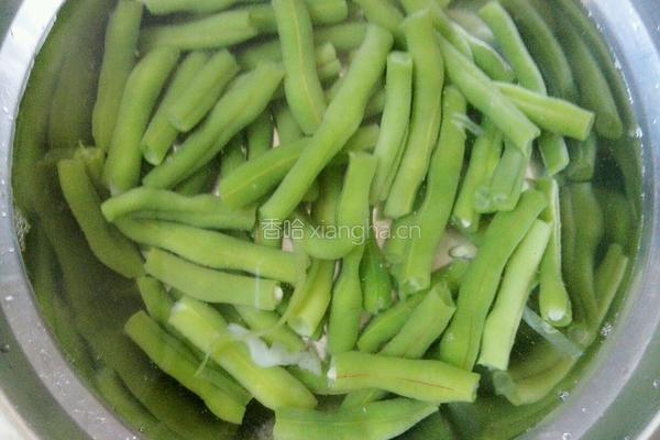 干煸豆王的做法图解3