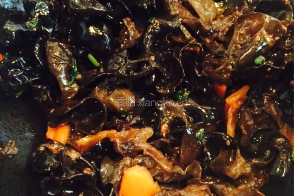 油菜炒木耳的做法图解4