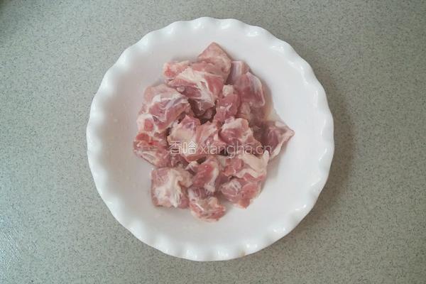 莲藕炖排骨的做法图解2
