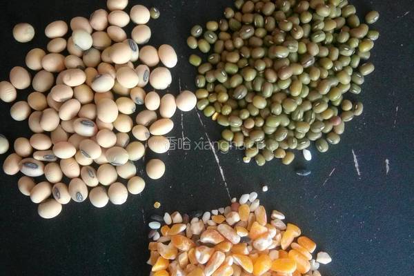 三豆粥的做法图解1