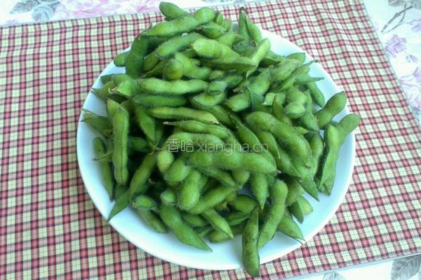 煮毛豆的做法图解1