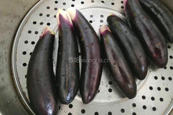 凉拌蒸茄子的做法图解2