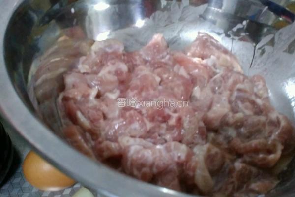 鱼香肉片的做法图解2