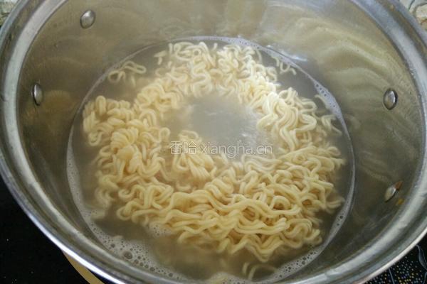 煮泡面的做法图解4