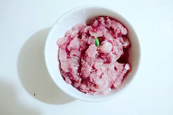 芹菜炒里脊肉的做法图解4