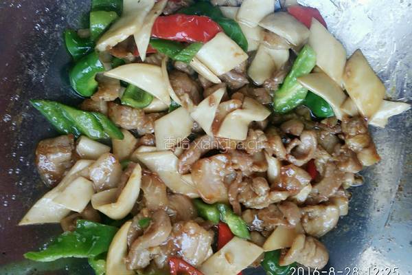 鸡腿菇炒肉片的做法图解5