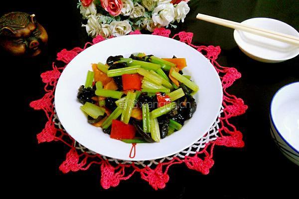 素炒芹菜的做法图解10