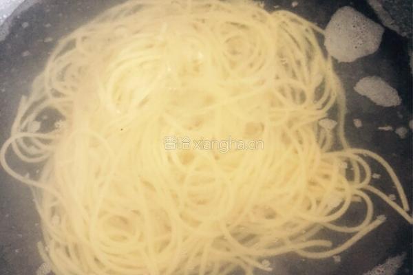 牛油果玉米面条的做法图解1