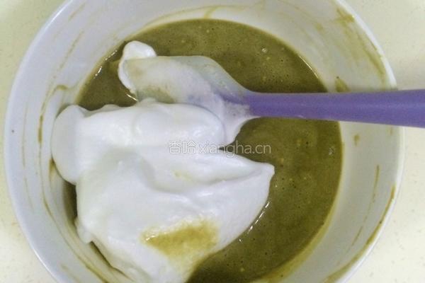 抹茶瑞士卷的做法图解13
