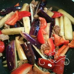 甜椒肉沫烧茄子的做法[图]