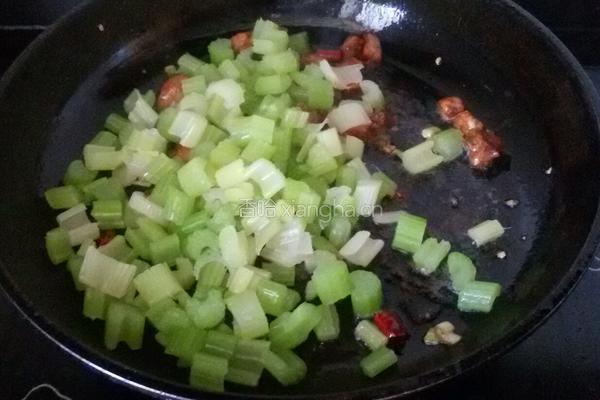 芹菜炒牛肉的做法图解8