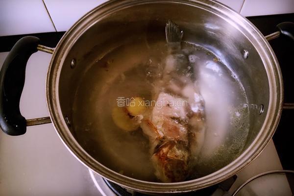 丝瓜鲫鱼汤的做法图解8