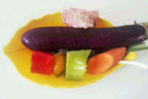 茄子炒饭的做法图解1
