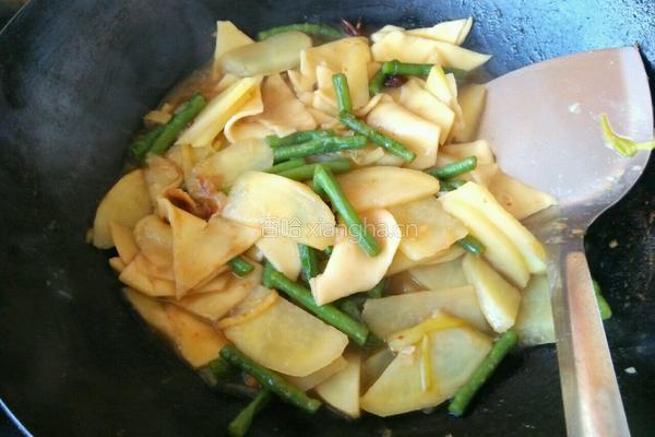 土豆豆角焖面的做法图解11