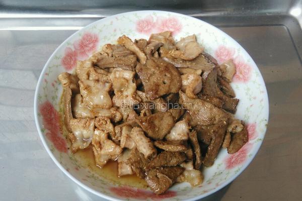 瘦肉炒猪肝小肠的做法图解7