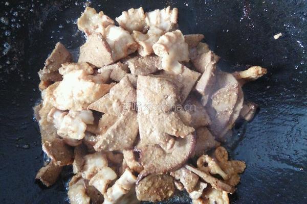 瘦肉炒猪肝小肠的做法图解6