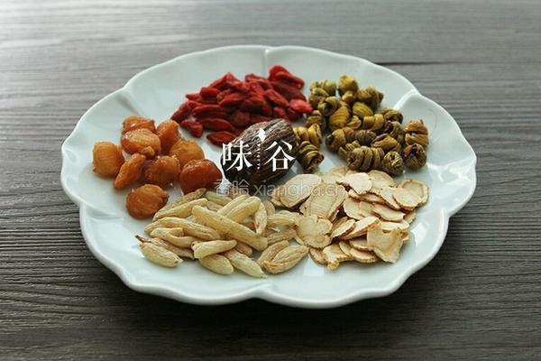 花旗参石斛排骨汤的做法图解1