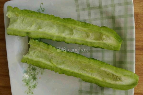 凉拌苦瓜的做法图解2