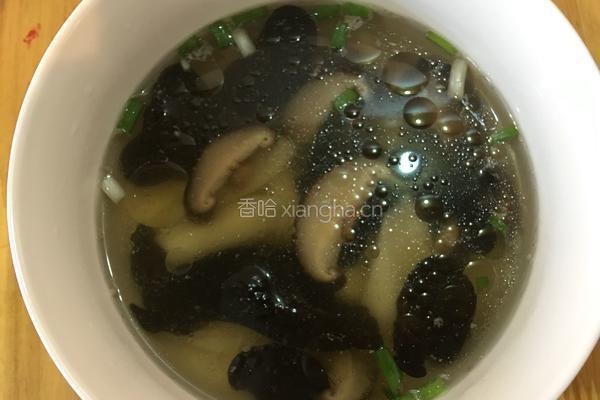 山药香菇木耳汤的做法图解5