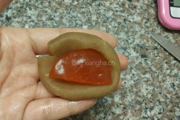 莲蓉蛋黄月饼的做法图解8