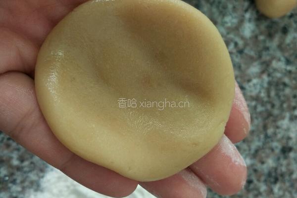 莲蓉蛋黄月饼的做法图解9