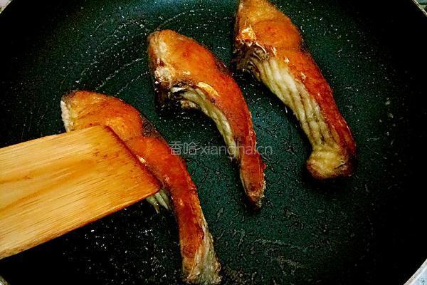 煎鱼排的做法图解7