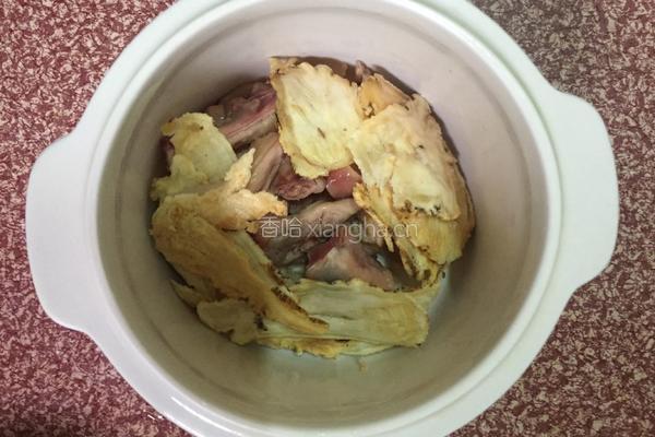 当归炖鸡的做法图解3