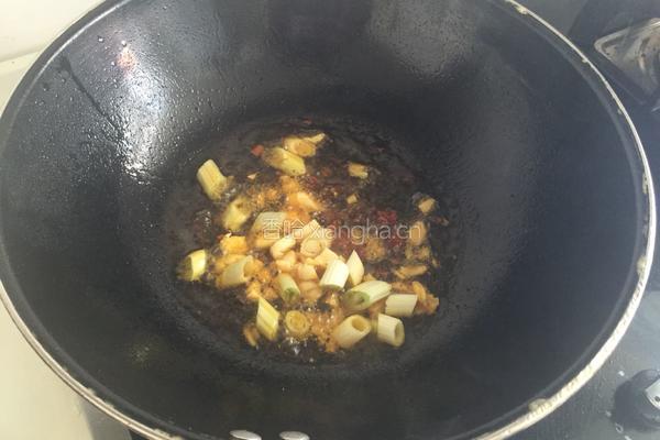 香菇烧鸡块的做法图解5