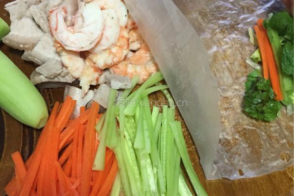 越式虾米春卷的做法图解2