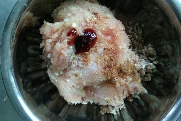 香菇鸡肉饺子的做法图解5