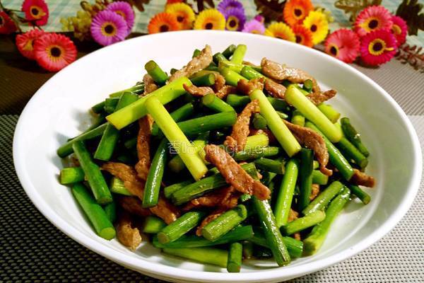 蒜苔炒肉的做法图解7