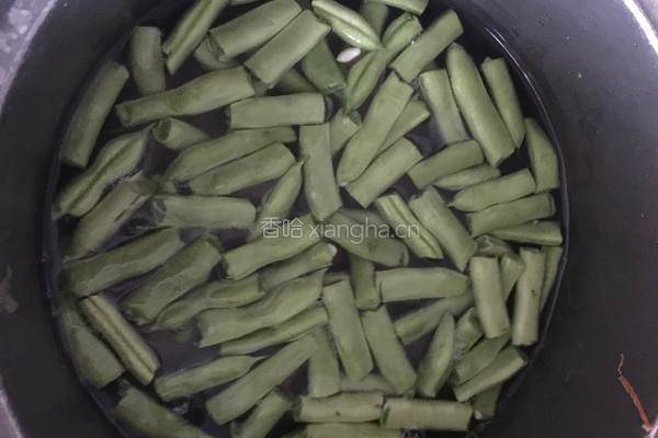 四季豆炒肉的做法图解3