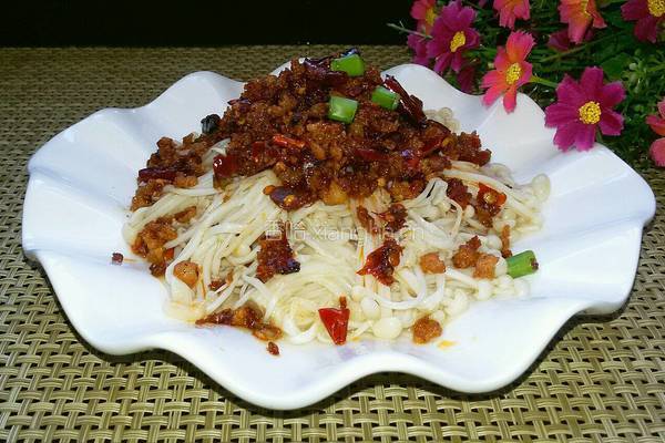 金针菇炒肉的做法图解7