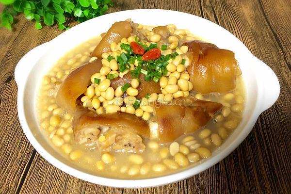 黄豆炖猪脚的做法图解10