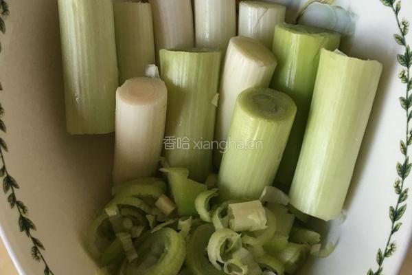 大葱烧海参的做法图解2