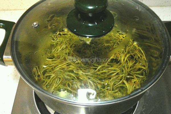 金银花露的做法图解3
