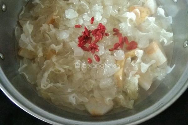 银耳雪梨糖水的做法图解7
