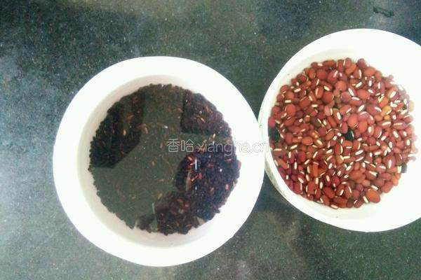 红豆黑米糊的做法图解2