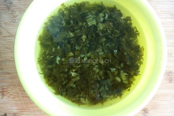 猪肉酸菜饺子的做法图解6