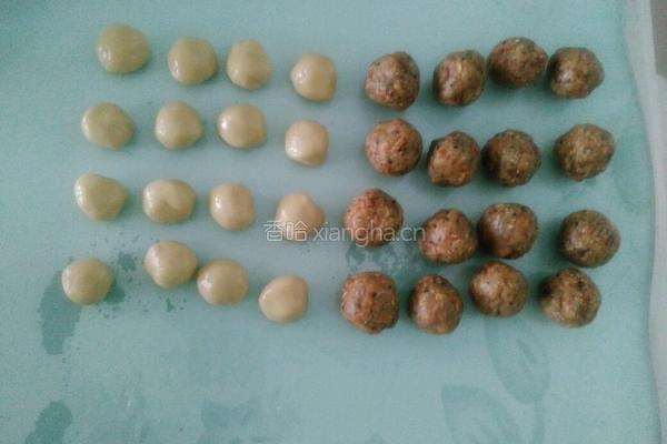 伍仁月饼（16个 每个 50g）的做法图解4